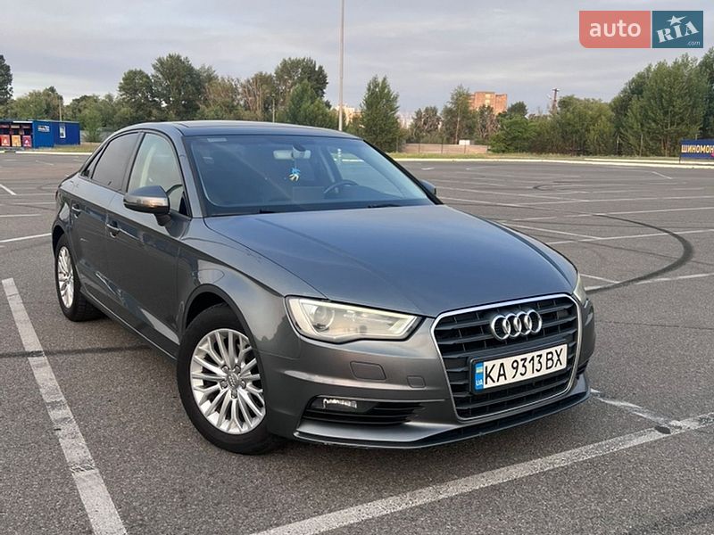 Седан Audi A3 2016 в Киеве