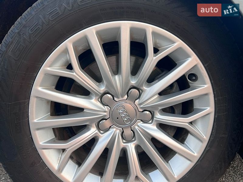 Седан Audi A3 2016 в Киеве