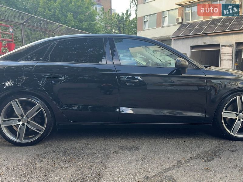 Седан Audi A3 2016 в Киеве
