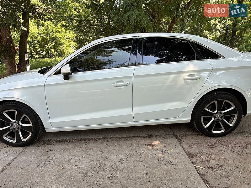 Седан Audi A3 2013 в Киеве