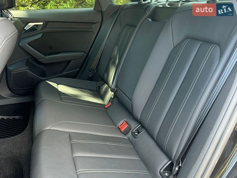 Седан Audi A3 2023 в Киеве