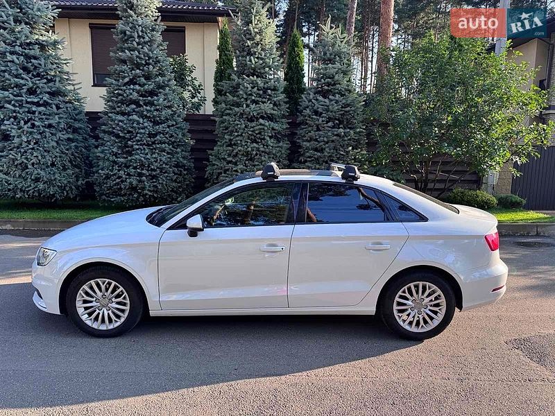 Седан Audi A3 2016 в Киеве