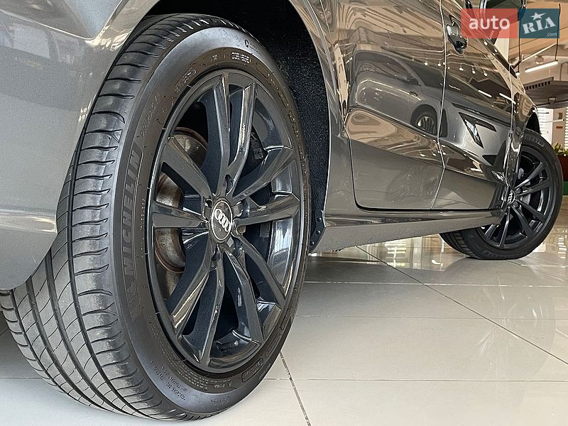 Седан Audi A3 2016 в Киеве