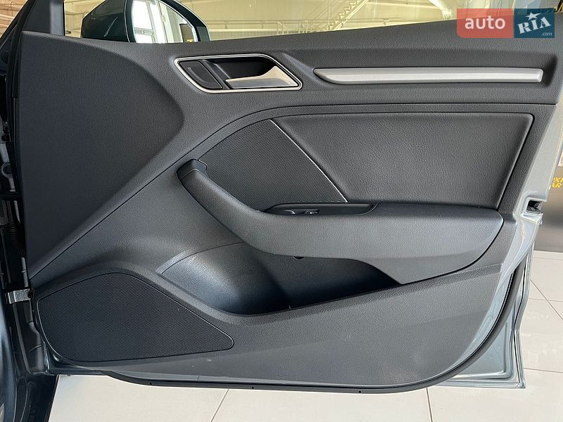 Седан Audi A3 2016 в Киеве
