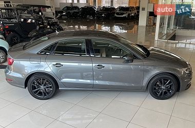Седан Audi A3 2016 в Киеве