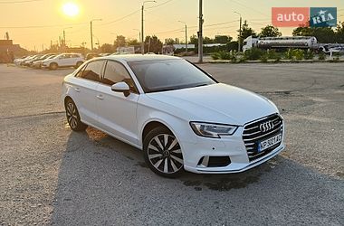 Седан Audi A3 2017 в Лозовой