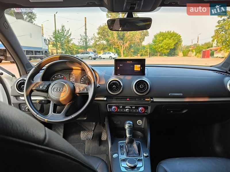 Седан Audi A3 2017 в Лозовой