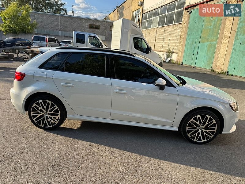 Хетчбек Audi A3 2017 в Львові