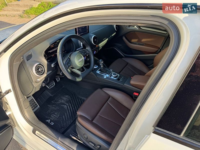 Хетчбек Audi A3 2017 в Львові