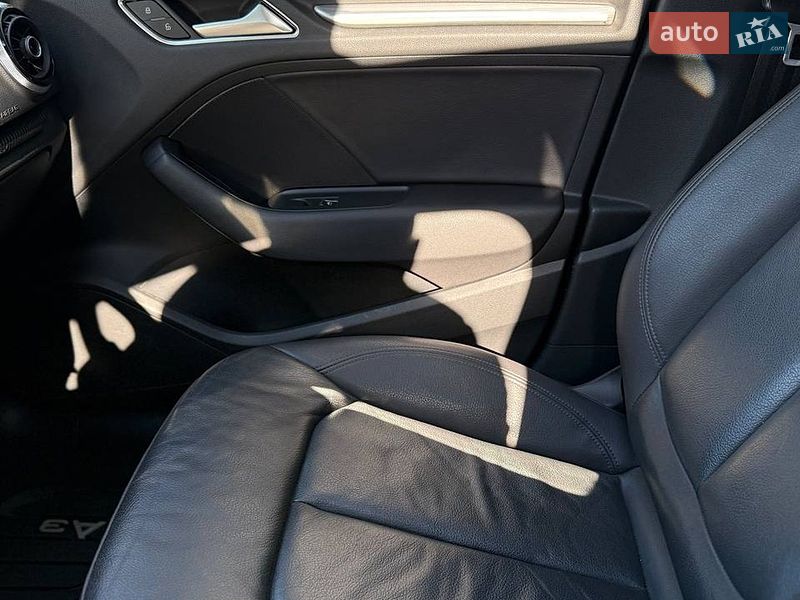Седан Audi A3 2015 в Ирпене