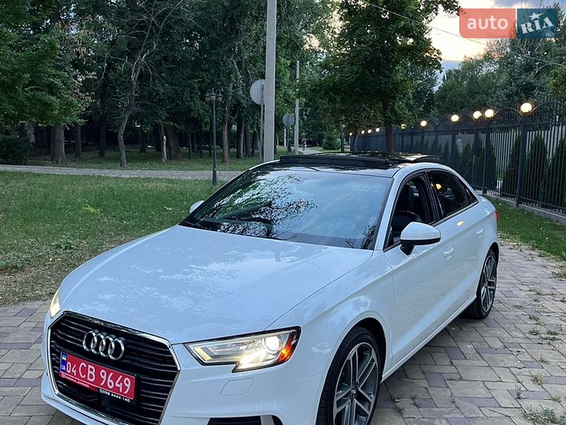 Седан Audi A3 2017 в Кременчуге