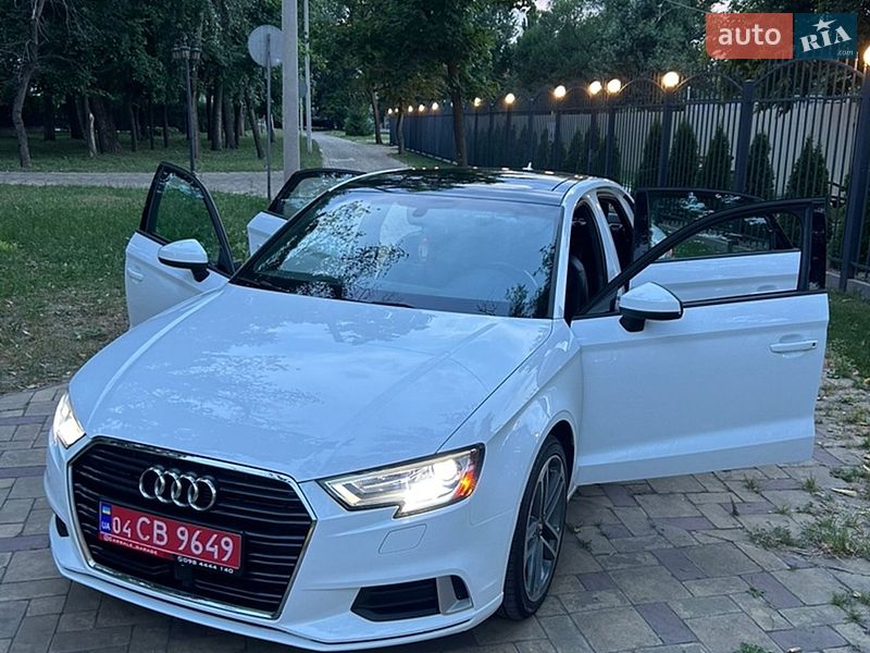 Седан Audi A3 2017 в Кременчуге