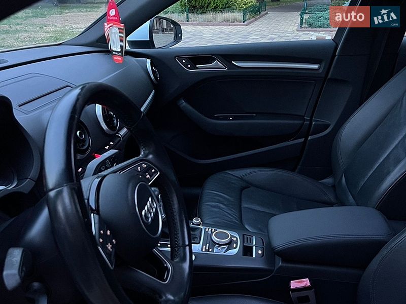 Седан Audi A3 2017 в Кременчуге
