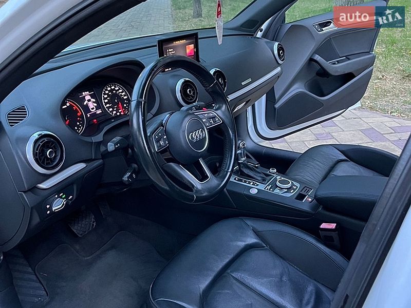 Седан Audi A3 2017 в Кременчуге
