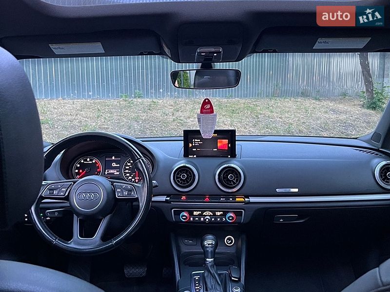 Седан Audi A3 2017 в Кременчуге
