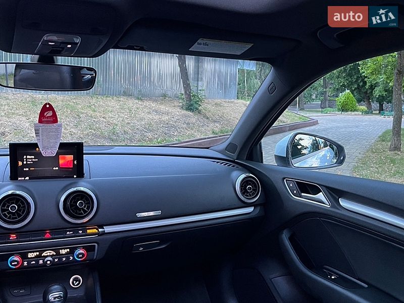 Седан Audi A3 2017 в Кременчуге
