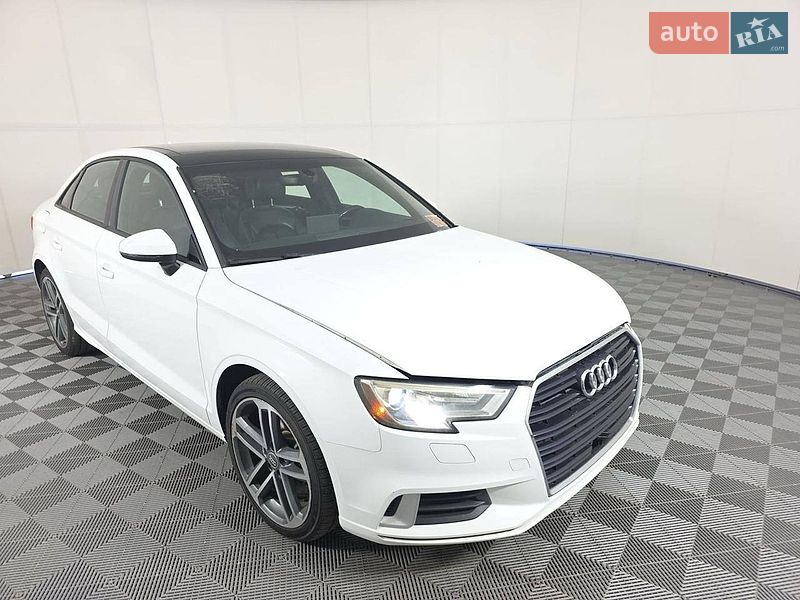 Седан Audi A3 2017 в Кременчуге
