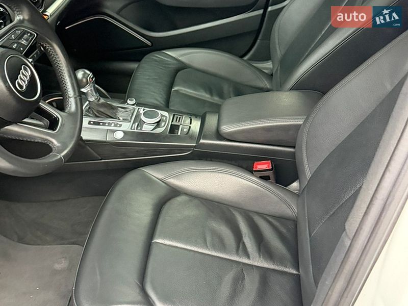 Седан Audi A3 2018 в Киеве