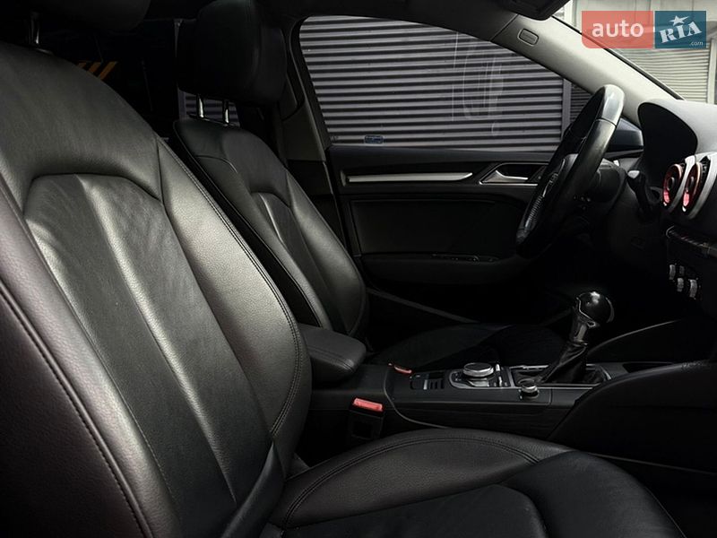 Седан Audi A3 2016 в Киеве