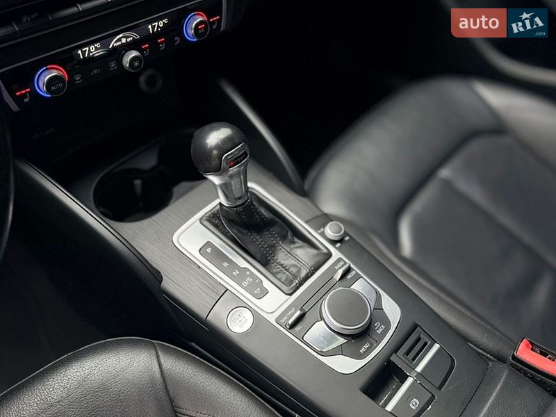 Седан Audi A3 2016 в Киеве