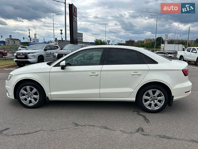 Седан Audi A3 2014 в Киеве