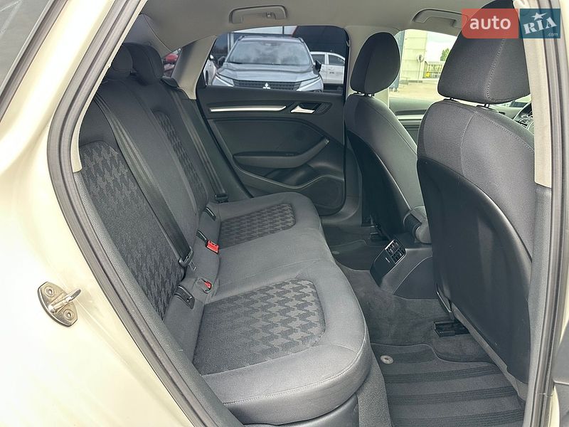 Седан Audi A3 2014 в Киеве