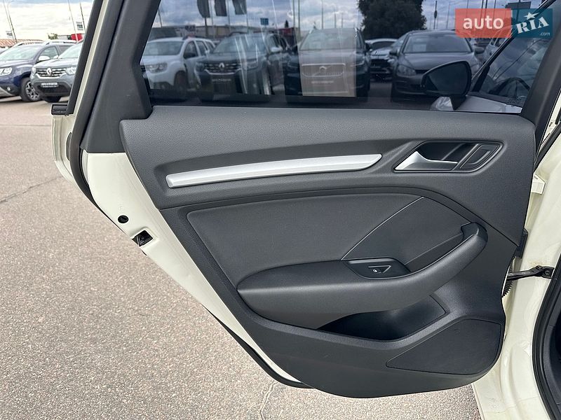 Седан Audi A3 2014 в Киеве