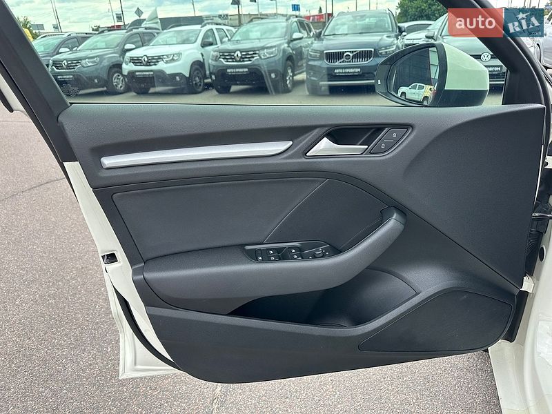 Седан Audi A3 2014 в Киеве
