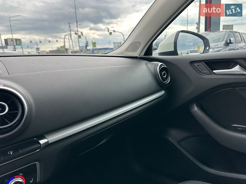 Седан Audi A3 2014 в Киеве