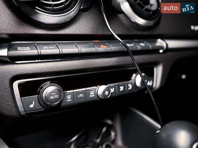Седан Audi A3 2018 в Львові