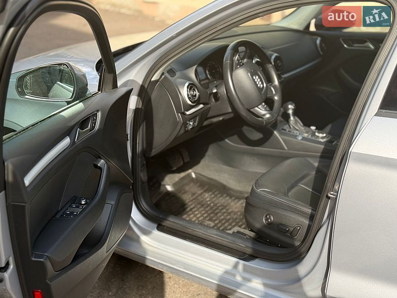 Седан Audi A3 2016 в Черкассах