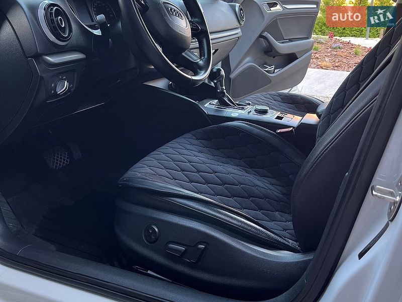 Седан Audi A3 2015 в Ивано-Франковске