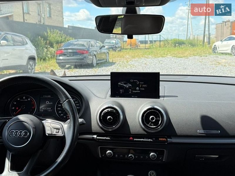 Седан Audi A3 2017 в Львове