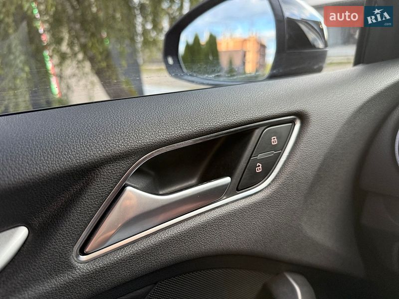 Седан Audi A3 2015 в Чернівцях