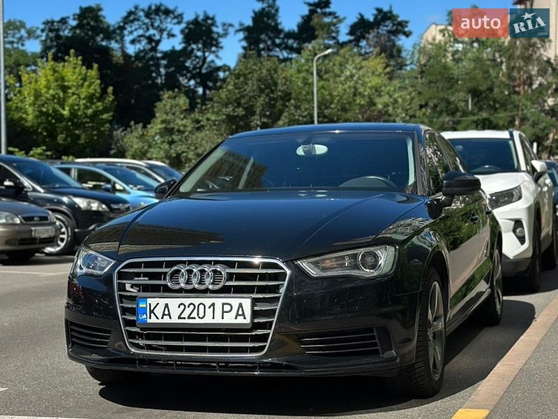 Седан Audi A3 2014 в Киеве
