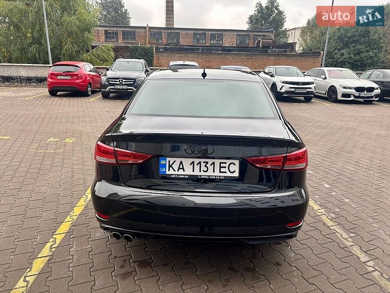 Седан Audi A3 2018 в Киеве