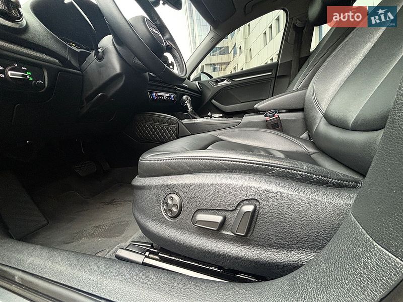 Седан Audi A3 2018 в Киеве