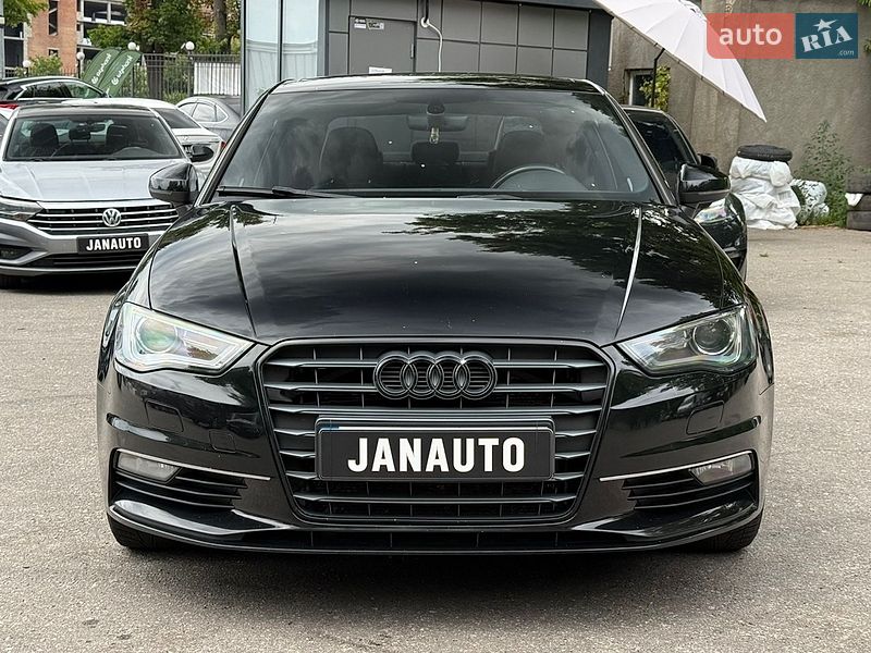 Седан Audi A3 2016 в Харькове