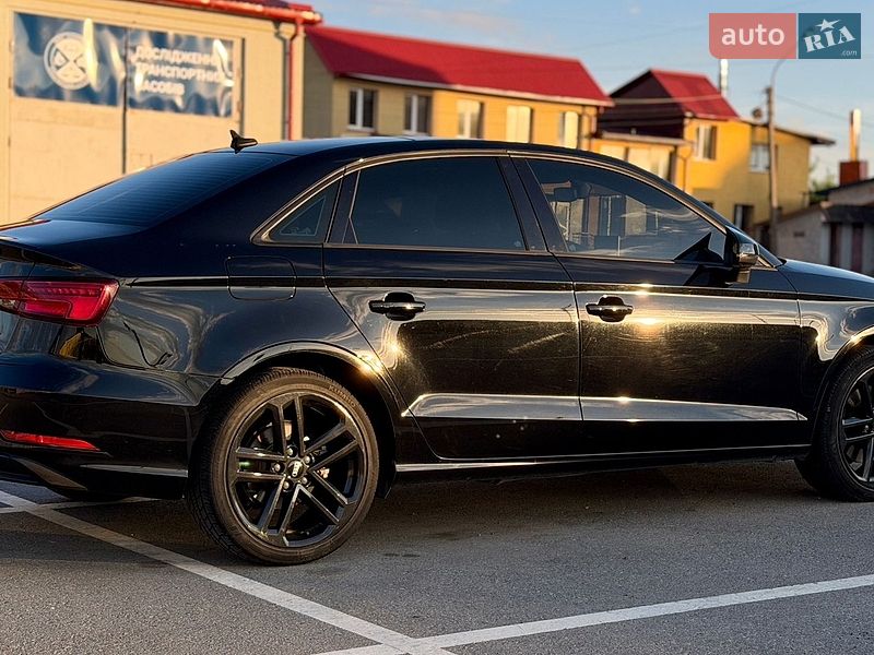 Седан Audi A3 2017 в Тернополе