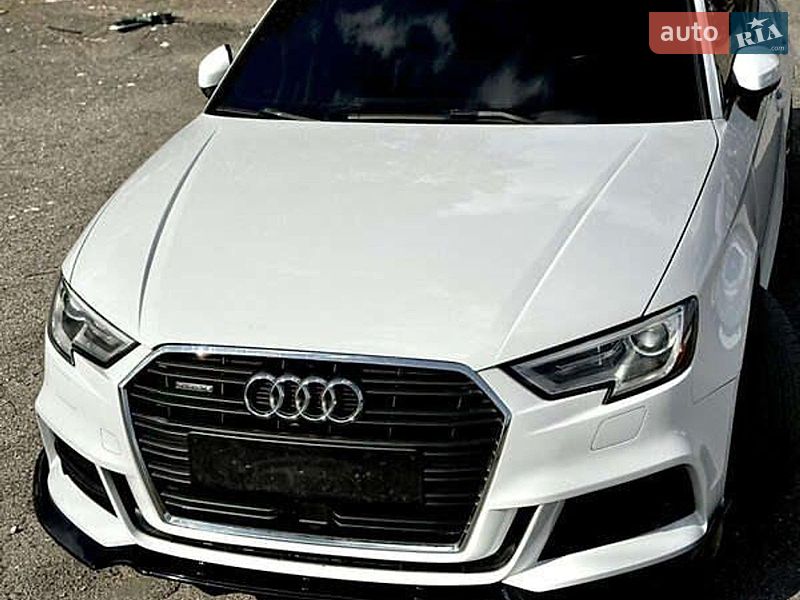 Седан Audi A3 2018 в Львові