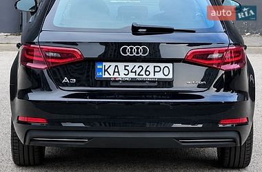 Хэтчбек Audi A3 2016 в Киеве