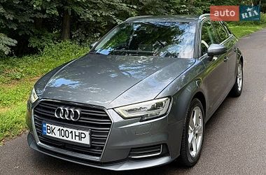 Хэтчбек Audi A3 2019 в Киеве
