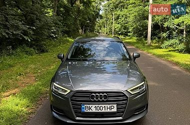 Хэтчбек Audi A3 2019 в Киеве фото 3 Хэтчбек Audi A3 2019 в Киеве