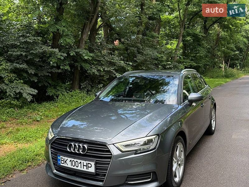 Хэтчбек Audi A3 2019 в Киеве фото 4 Хэтчбек Audi A3 2019 в Киеве