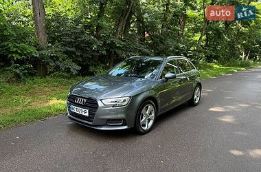 Хэтчбек Audi A3 2019 в Киеве фото 5 Хэтчбек Audi A3 2019 в Киеве