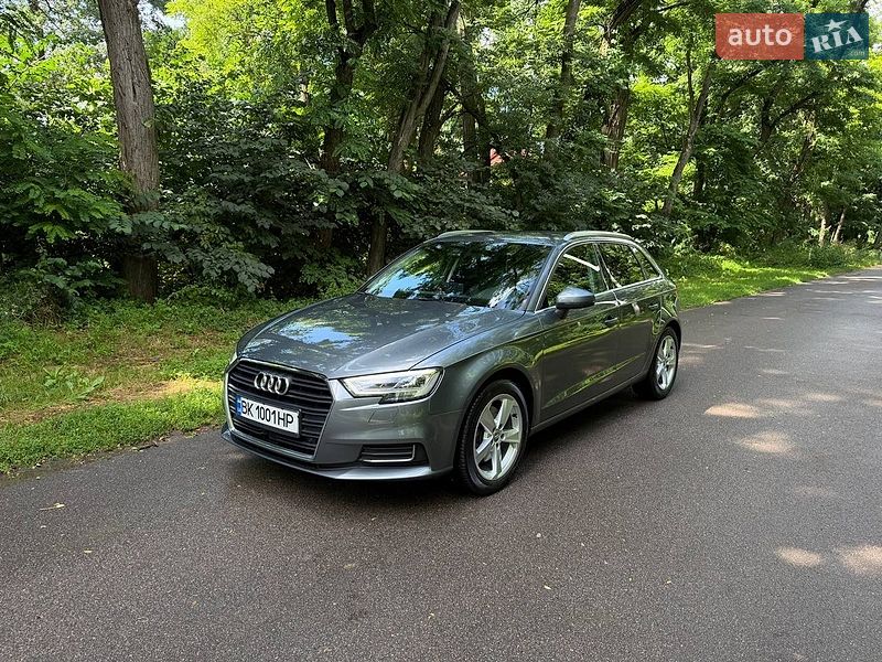 Хэтчбек Audi A3 2019 в Киеве фото 5 Хэтчбек Audi A3 2019 в Киеве