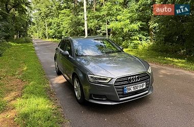 Хэтчбек Audi A3 2019 в Киеве фото 15 Хэтчбек Audi A3 2019 в Киеве