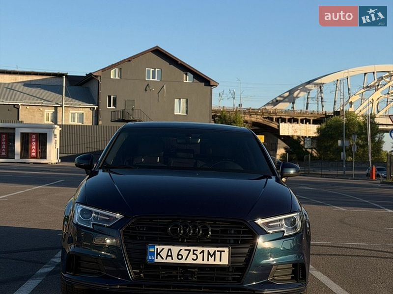 Седан Audi A3 2018 в Киеве