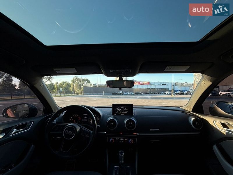 Седан Audi A3 2018 в Киеве