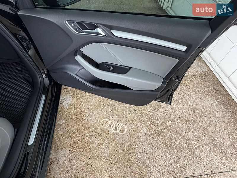 Седан Audi A3 2018 в Черкасах